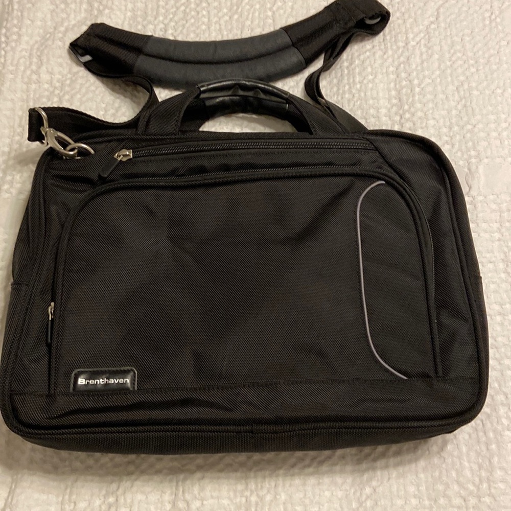 Brenthaven Laptop Bag color black excellent condition wide 17” high 13”